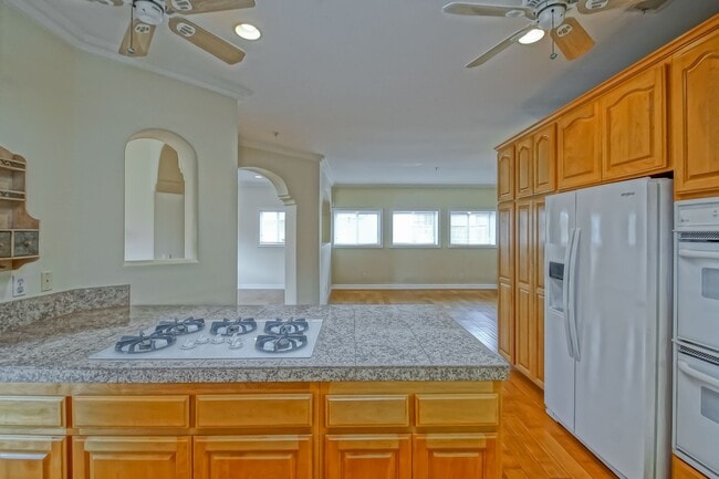 Building Photo - BEAUTIFUL, BRIGHT & AIRY 3BR2.5BA DETACHED TOWNHOME W/ LARGE 2-CAR GARAGE, WORKSHOP/BONUS ROOM, C...