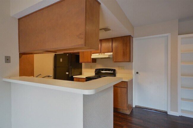 Building Photo - 12905 Woodforest Blvd