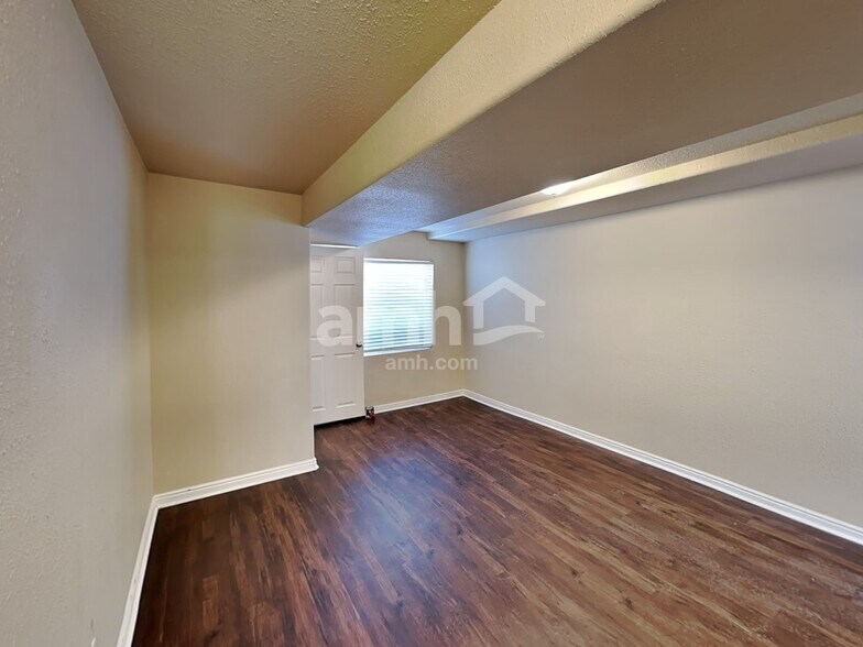 Building Photo - 8553 6430 W