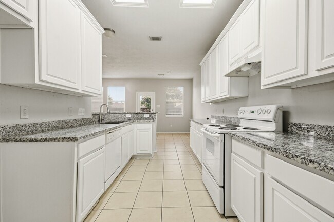 Building Photo - 13107 Peppergate Ln