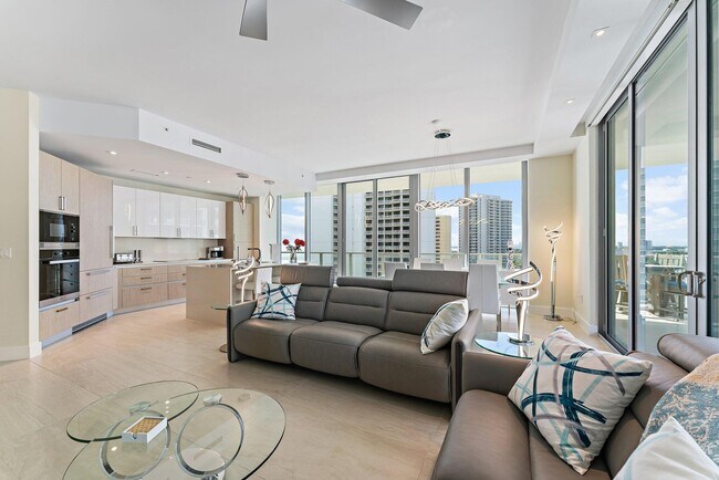 Building Photo - 3100 N Ocean Dr