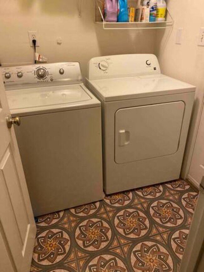 LAUNDRY ROOM - 4 Allison Sutton Dr