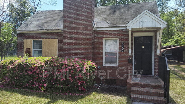 Building Photo - 3502 Dellwood Ave