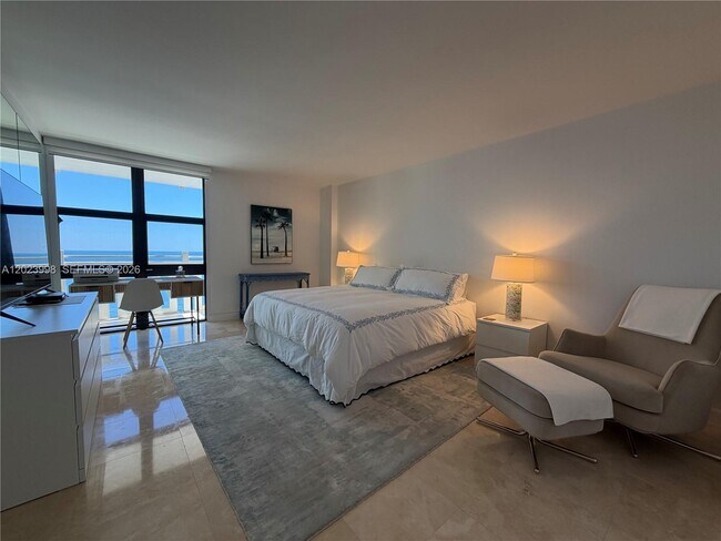 Building Photo - 1111 Crandon Blvd