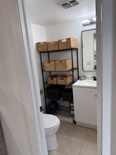 Building Photo - 9360 Lime Bay Blvd