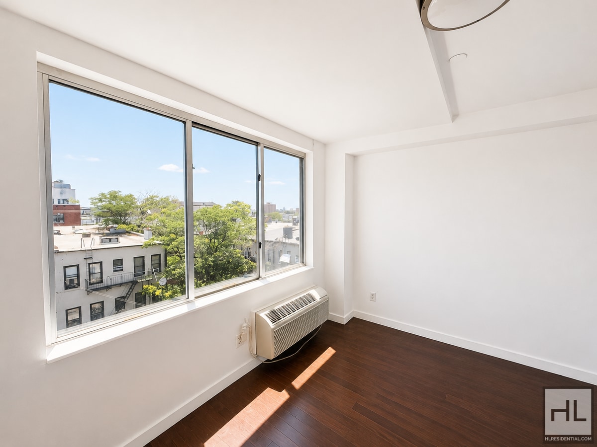 Building Photo - Bushwick 2-Bed 1-Bath / Outdoor Space