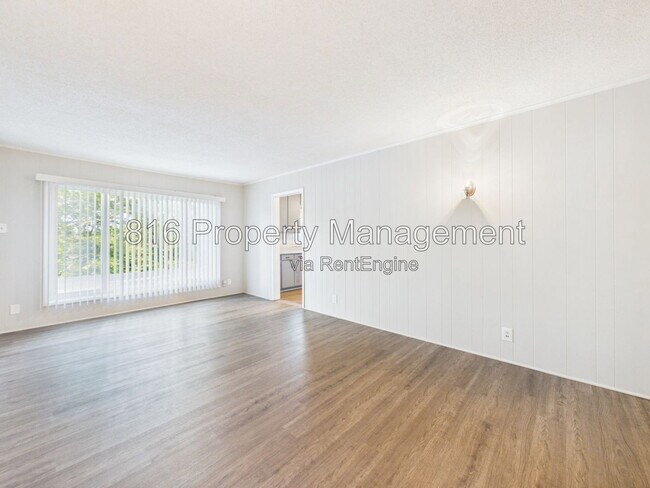 Building Photo - 8250 Webster Ave