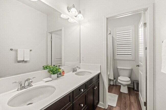 Building Photo - Spacious & Stylish 4 Bed 3 Bath in Chino P...
