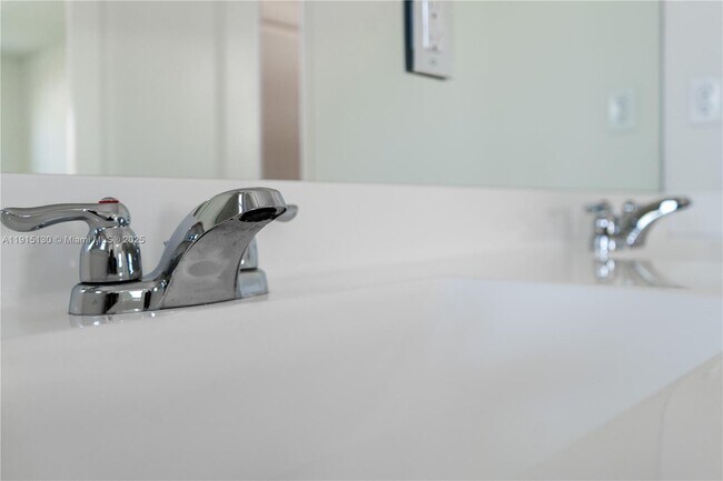 Building Photo - 16144 SW 148th Pl