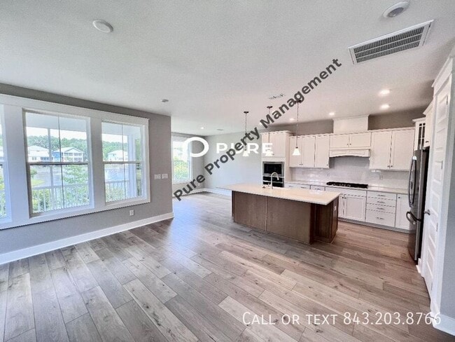 Building Photo - 2225 Cultura Cir