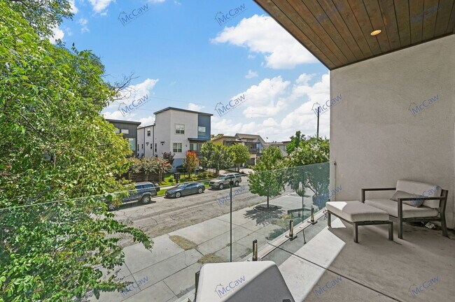 Building Photo - 1831 Euclid Ave