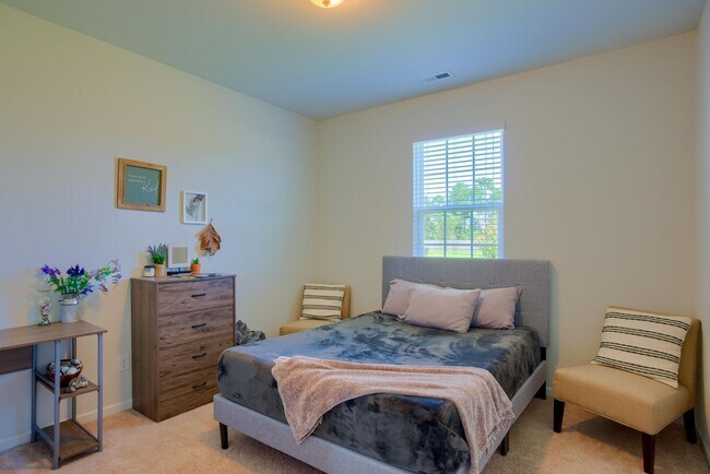 Building Photo - Charming 3-Bedroom Home for Rent in The Pr...