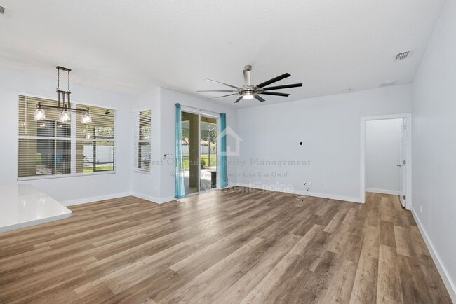 Building Photo - 15601 Grays Harbor Way