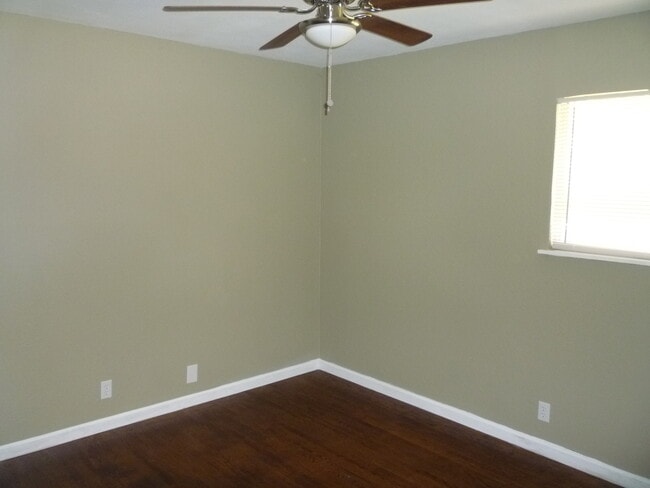 Building Photo - Concord! Dana Estates 3 bedroom 2 bathroom...
