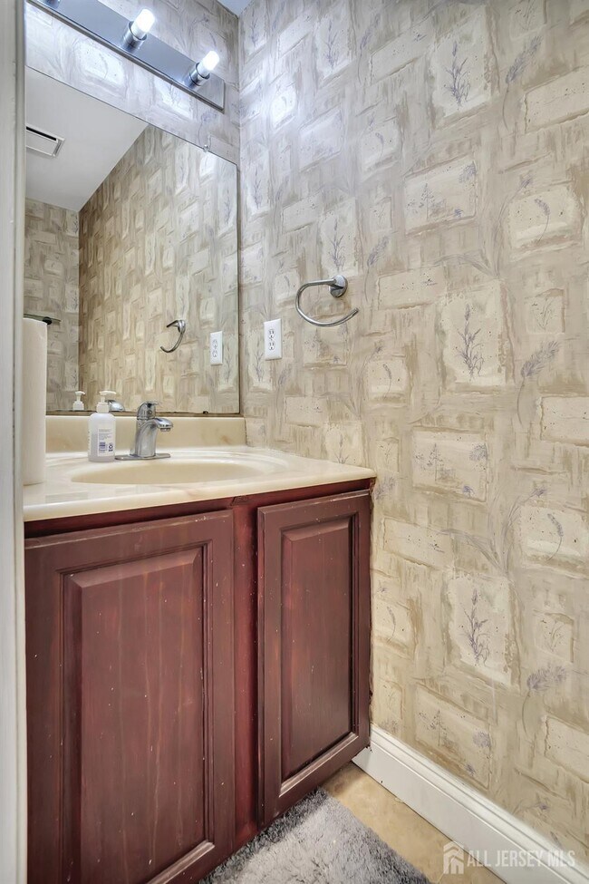 Building Photo - 10 Sawgrass Ct