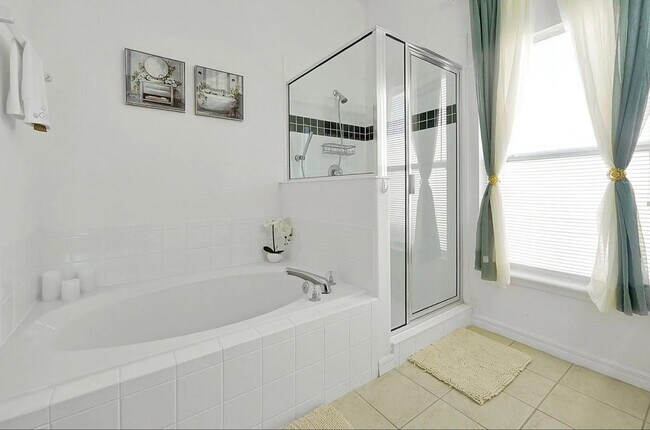 Building Photo - Stunning Fully Furnished and Decorated home in Davenport with Private Pool!