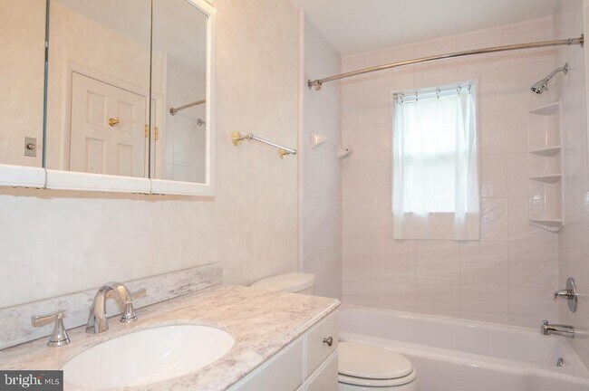 Building Photo - 5931 Peverill Dr