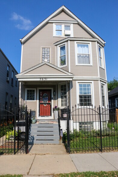 Primary Photo - 3631 N Kimball Ave