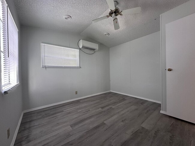 Building Photo - Newly Renovated 1Bd *Rent to Own Opportunity*