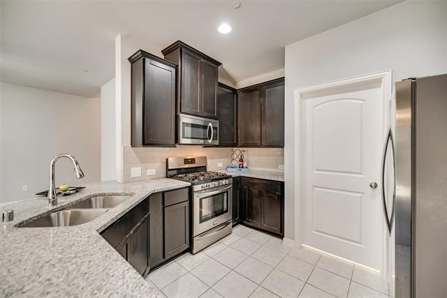 Building Photo - 916 Brookville Ct