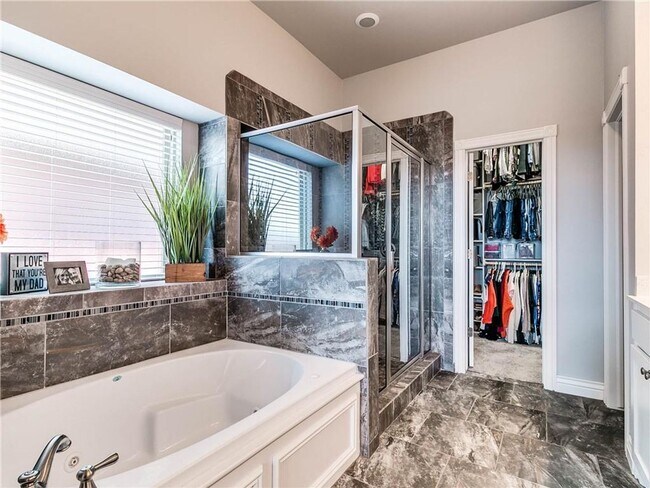 Building Photo - Beautiful home + Deer Creek Schools + 4 bedroom + 2.5 bathrooms