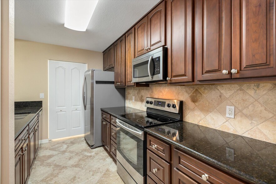 Building Photo - 3918 San Rocco Dr