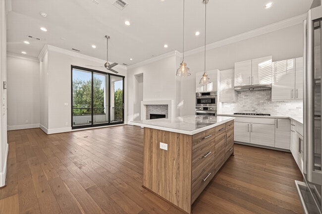 Building Photo - 9663 Kings Cross Station