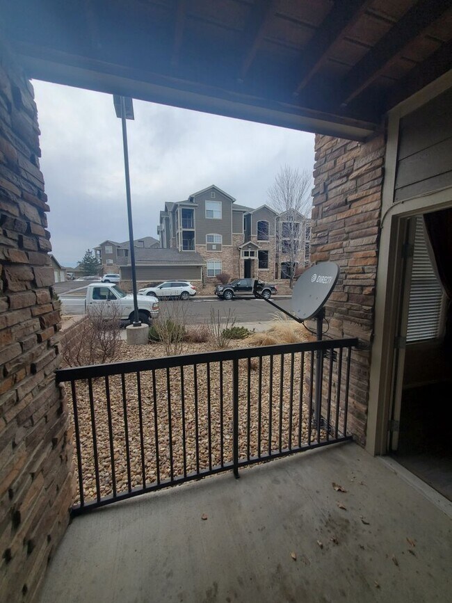 Building Photo - Spacious 2B/2B Main Level Condo With Garage NOW AVAILABLE
