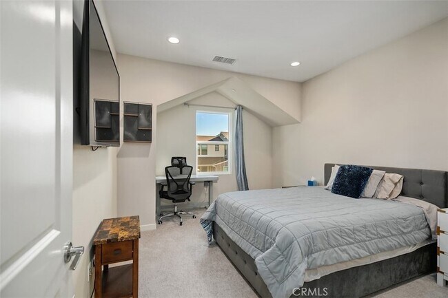 Building Photo - 81 Alienta Ln
