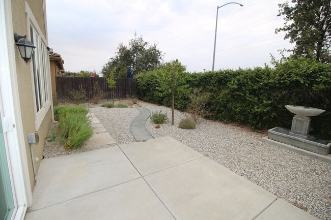 Building Photo - 2102 Makenna Dr