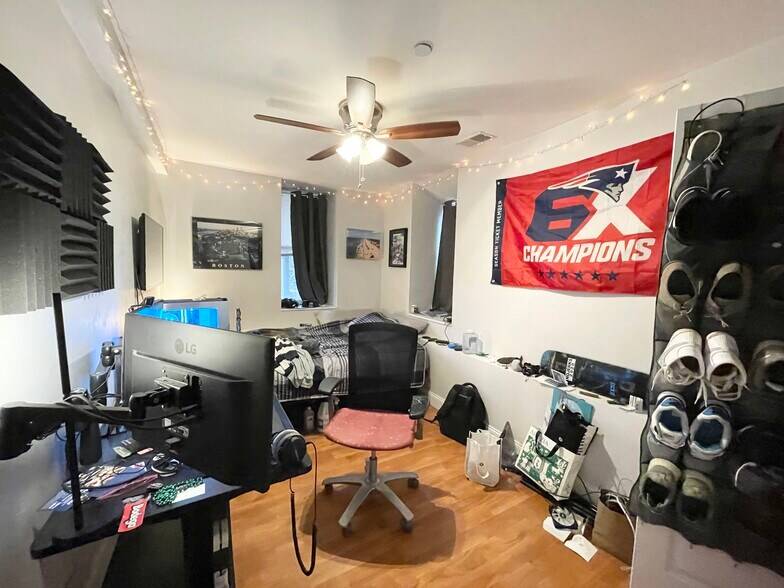 Building Photo - 800 Parker St