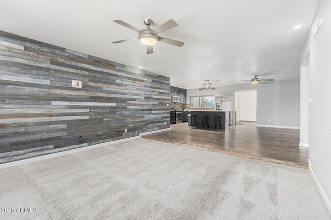 Building Photo - 1340 E Garnet Cir