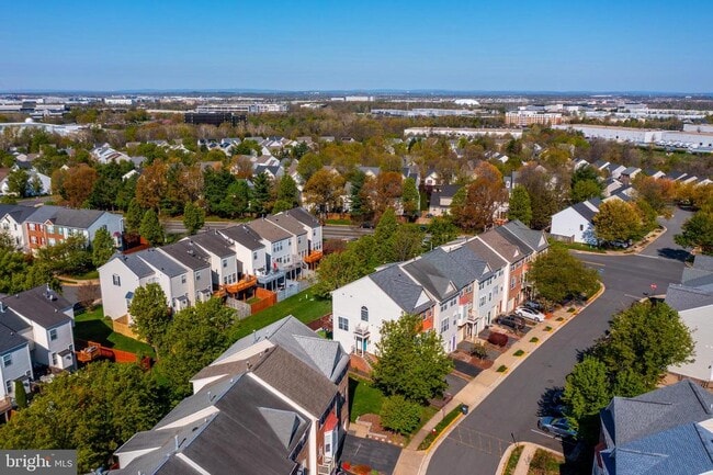 Building Photo - 45713 Paddington Station Terrace
