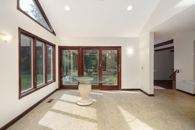 Building Photo - 2377 Williamstown Ct
