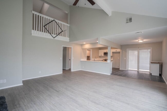 Building Photo - Gorgeous 3 Bedroom Remodel, BA Schools!