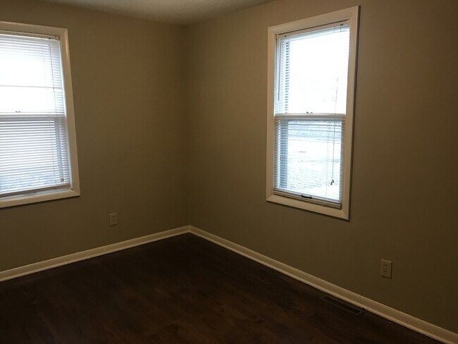 Building Photo - {8146} Charming Waldo Ranch + Hardwood Flo...