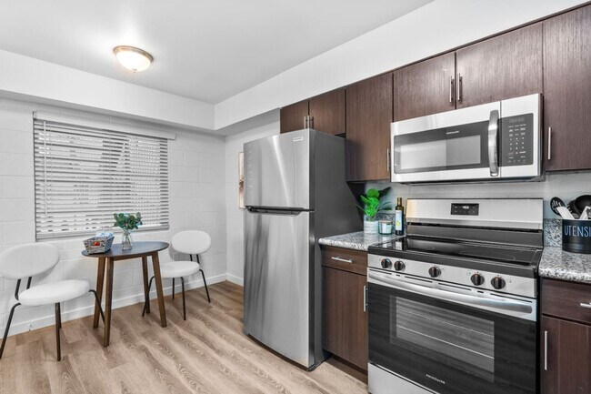 Building Photo - 1741 S Mill Ave