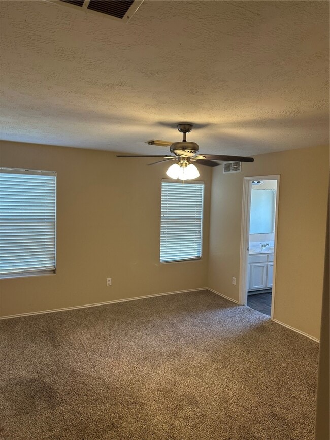 Building Photo - 16939 Suffolk Bridge Ln