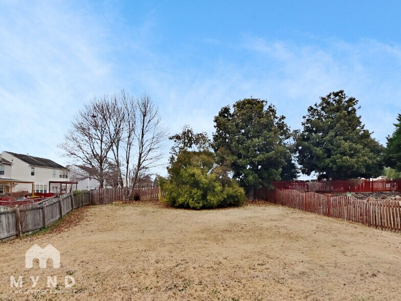 Building Photo - 10629 Claude Freeman Dr