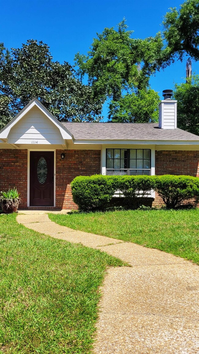 Building Photo - 1114 Brafforton Dr