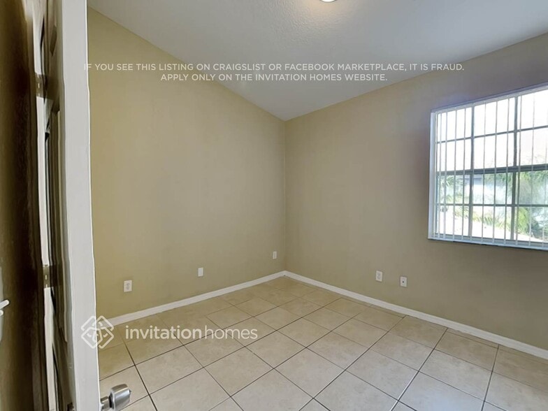 Building Photo - 741 SW 148th Ave