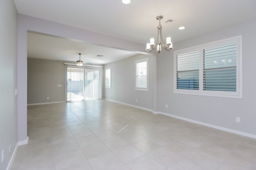 Building Photo - 36083 N Urika Dr