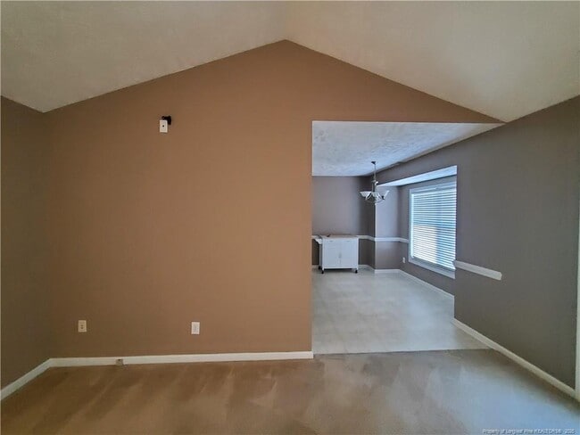 Building Photo - 160 Yellowstone Ct