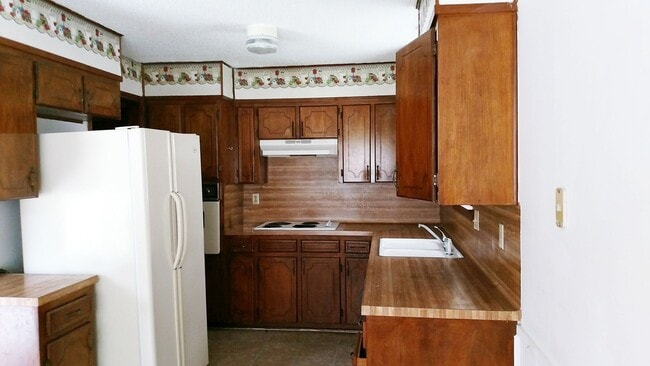 Building Photo - 207 E Hogan Dr