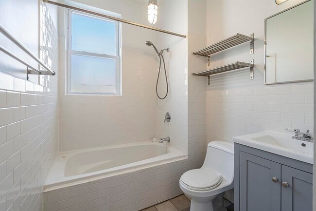 Building Photo - 114A Cottage St