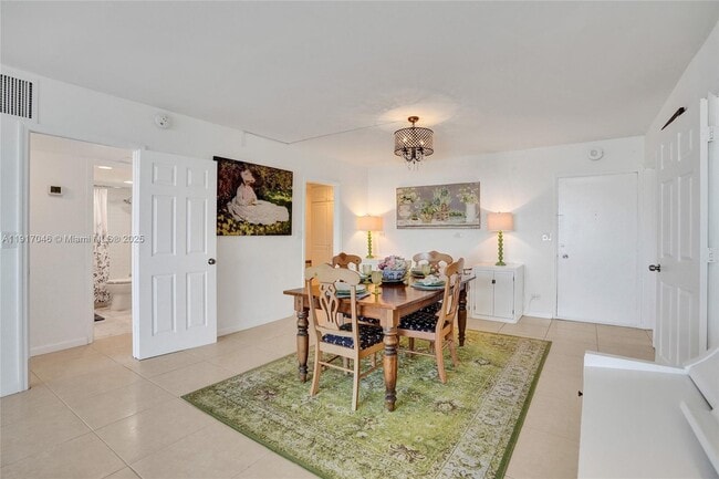 Building Photo - 5005 Collins Ave