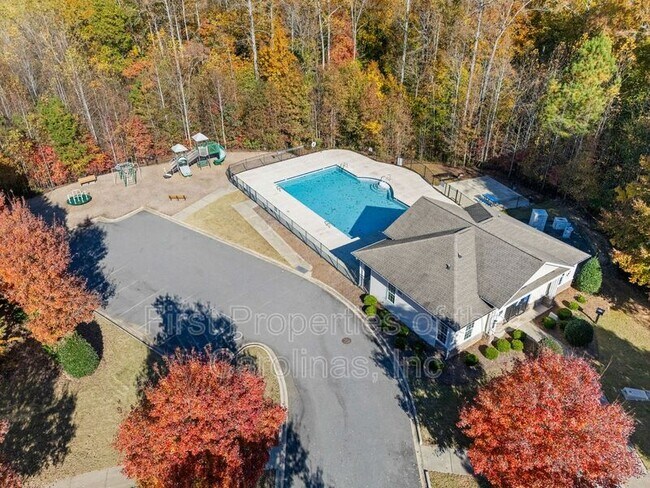 Building Photo - 6012 Thorburn Way