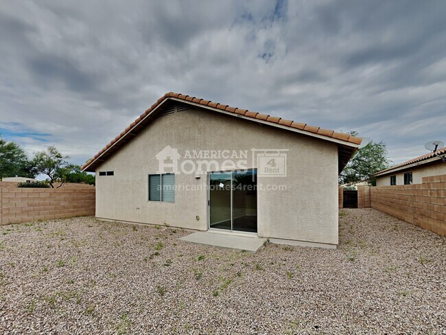 Building Photo - 6813 W Pebble Shore Court