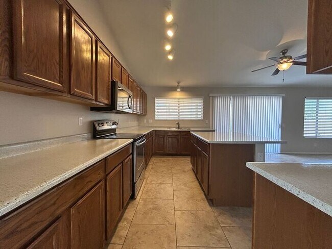 Building Photo - 6858 S 19th St