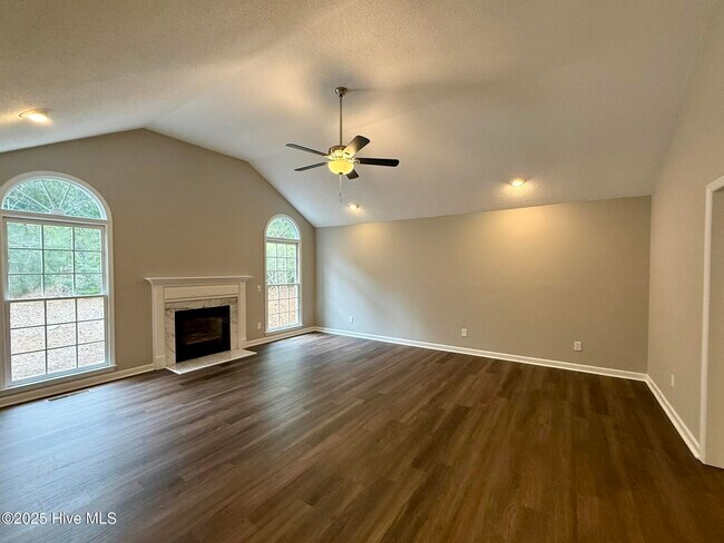 Building Photo - 1475 Monticello Dr